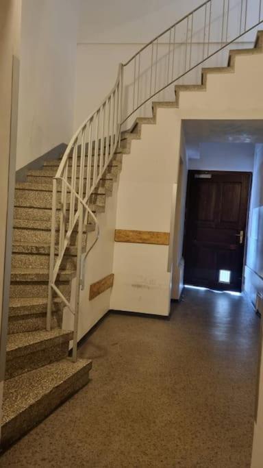 Apartment Mit 2 Betten Inklusive Gratis Parkplatz Грац Екстериор снимка