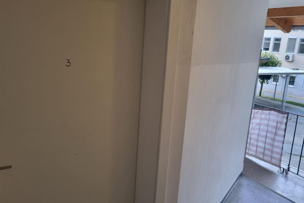 Apartment Mit 2 Betten Inklusive Gratis Parkplatz Грац Екстериор снимка